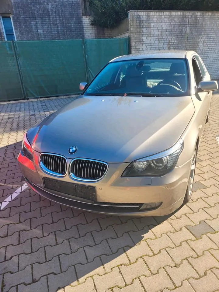 BMW E60 525I