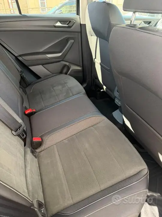 Volkswagen T-Roc 2023 photo 4