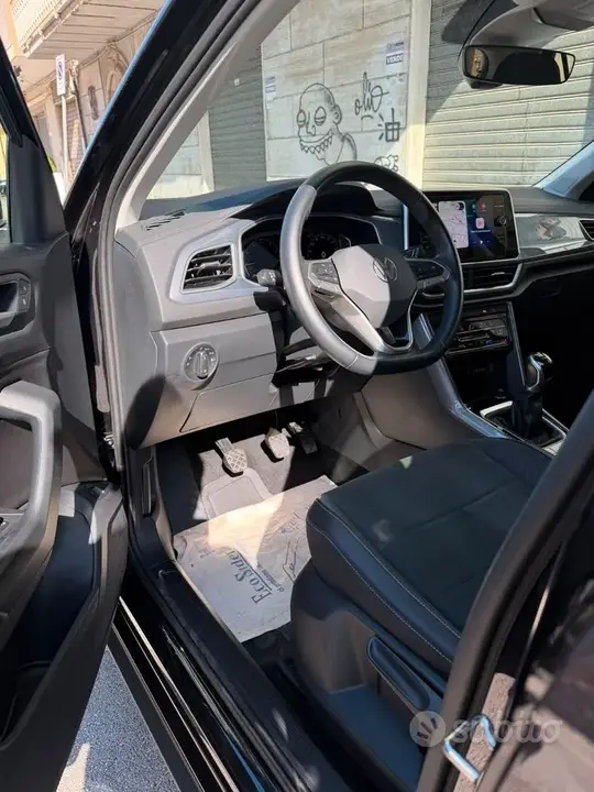 Volkswagen T-Roc 2023 photo 5