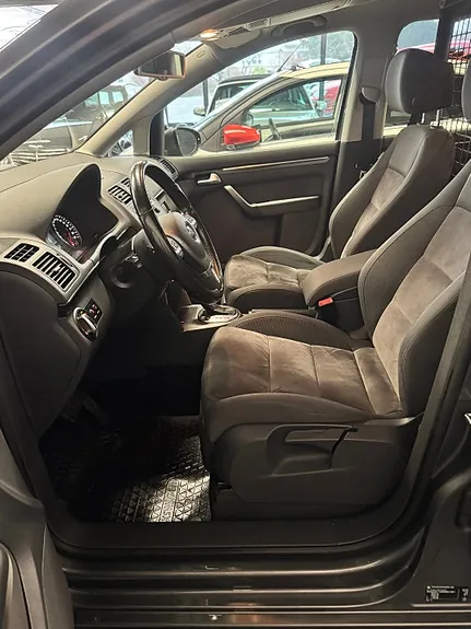 Volkswagen Touran 2014 photo 2