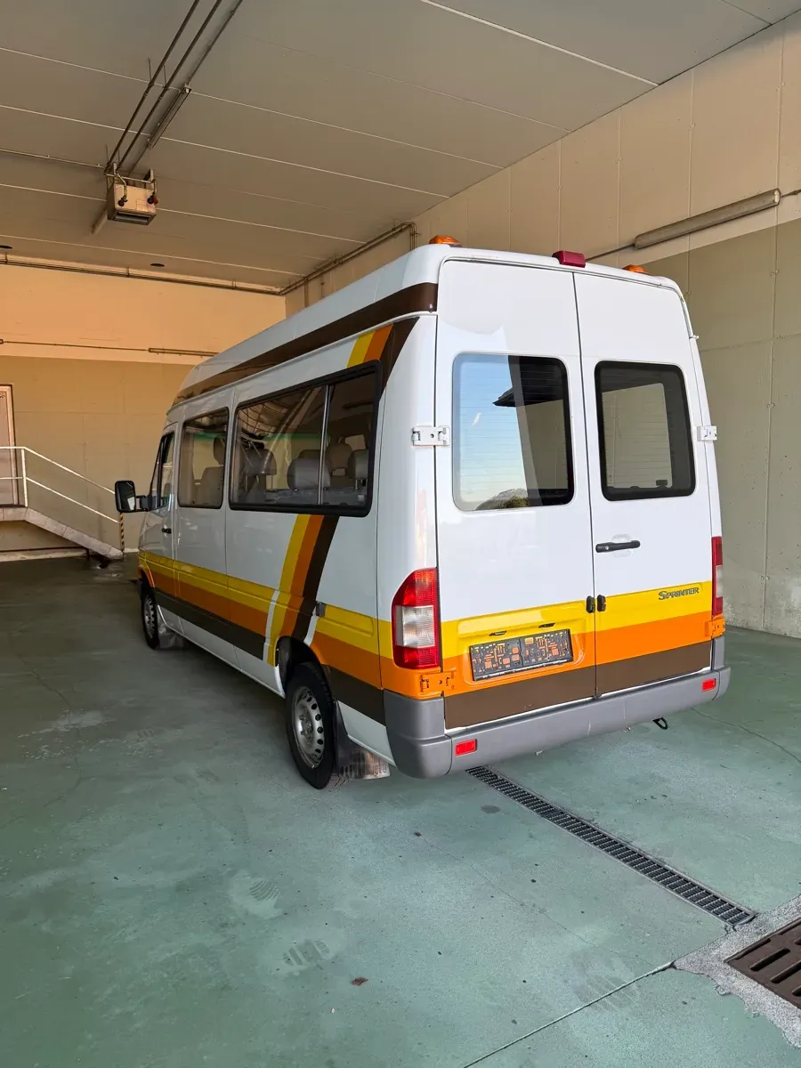 Mercedes-Benz Sprinter 2004 photo 2