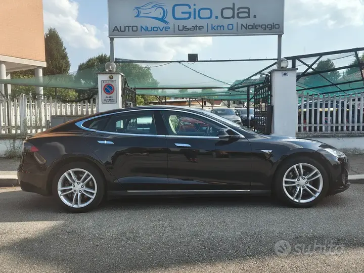 Tesla Model S 2015 photo 2