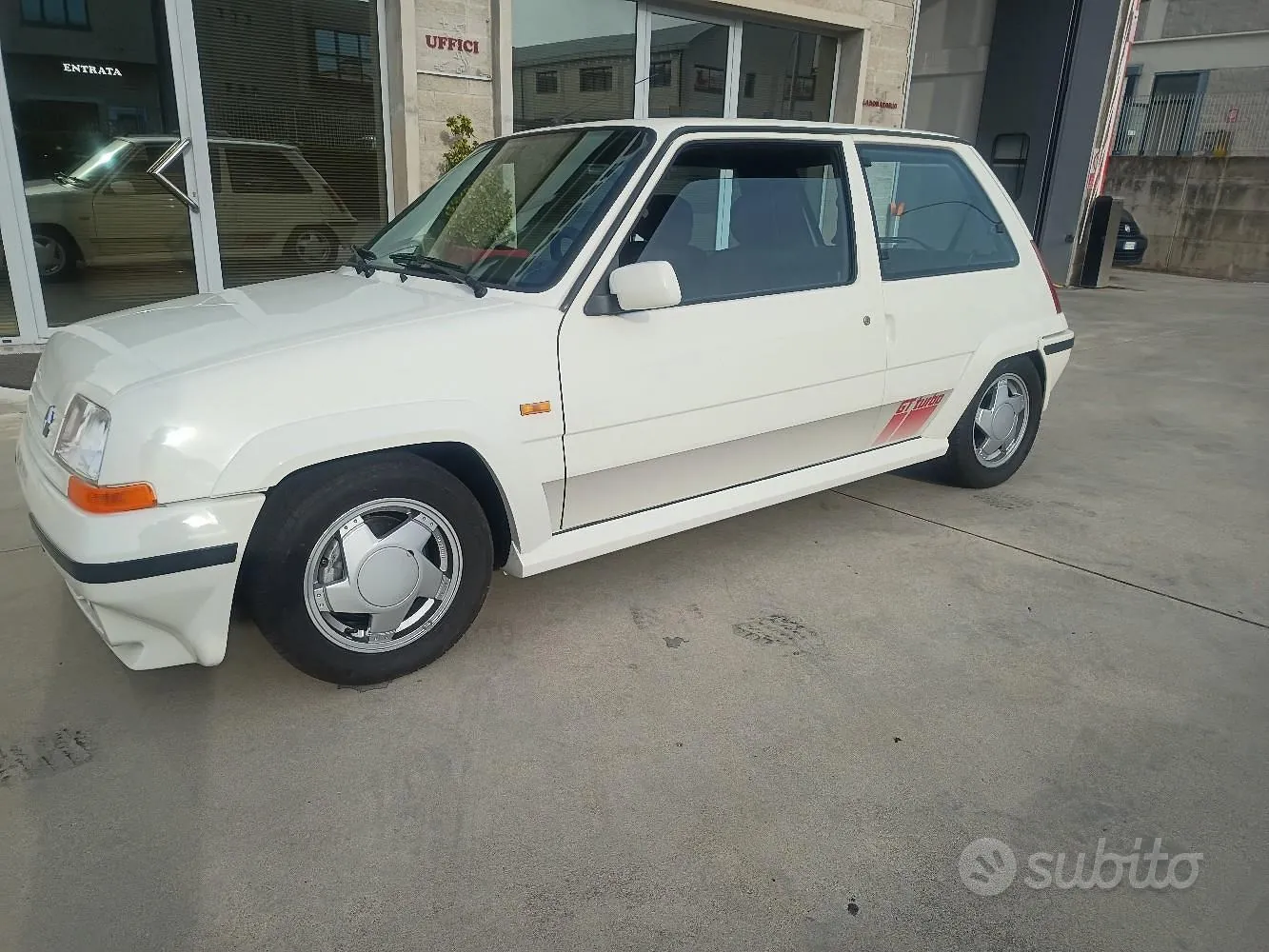 Renault 5 1988 photo 2
