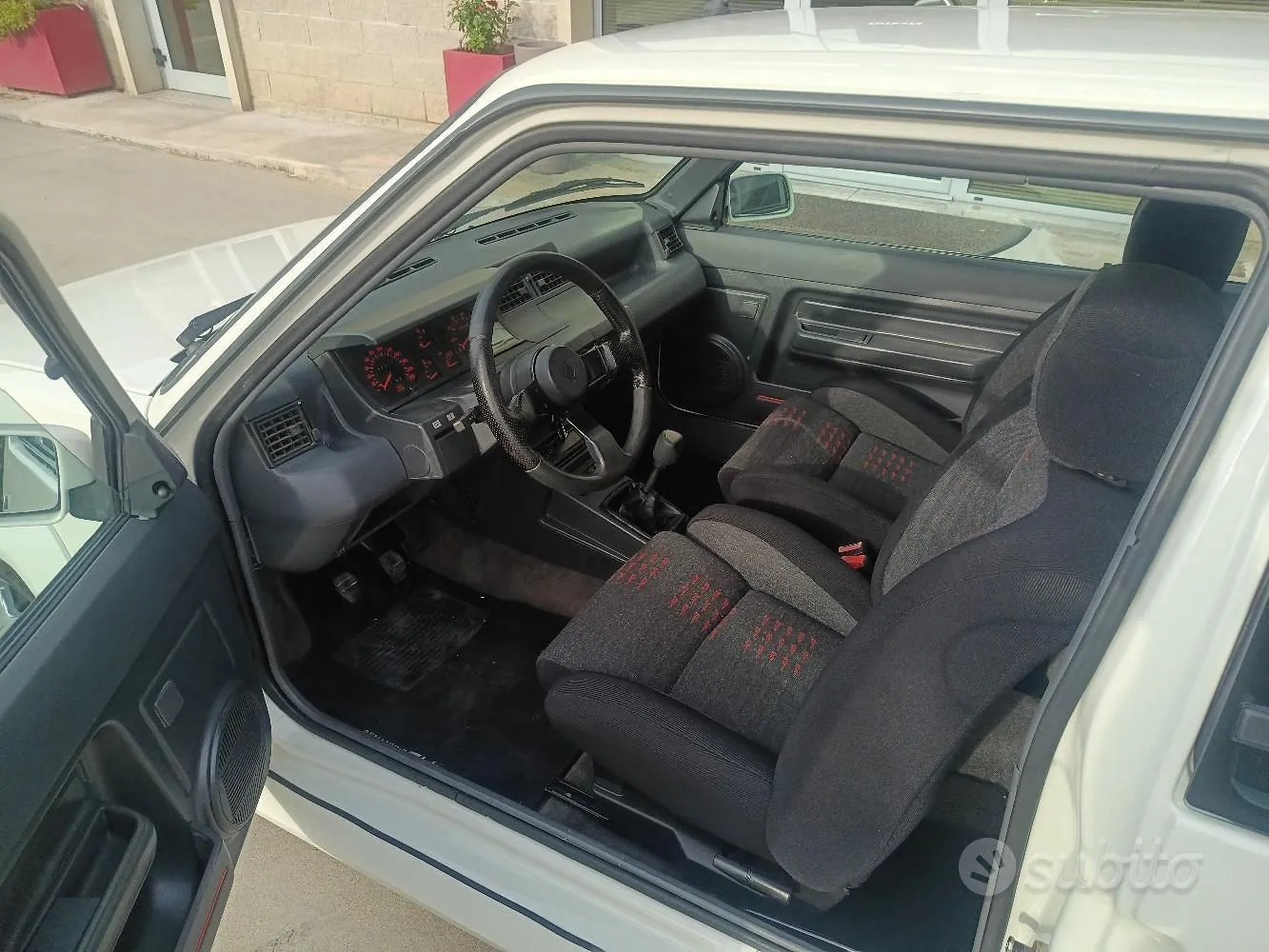 Renault 5 1988 photo 4