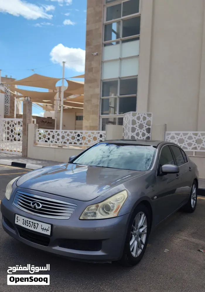 Infiniti G35 2012 photo 2