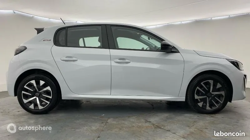 Peugeot 208 2025 photo 4
