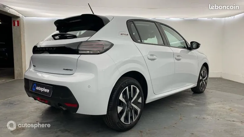 Peugeot 208 2025 photo 5