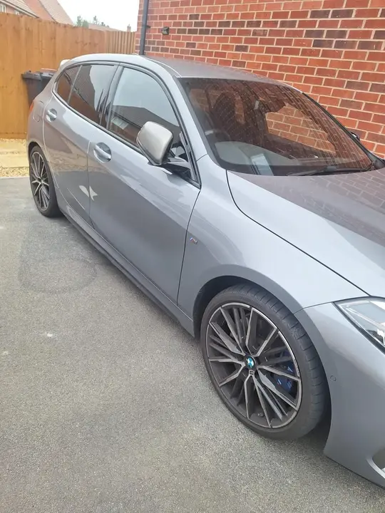 BMW 1 Series 2023 photo 2