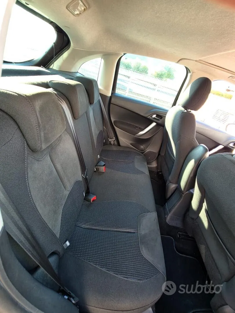 Citroen C3 2011 photo 3