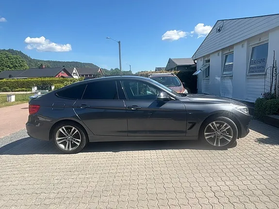 BMW 320D 2015 photo 2