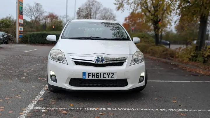 Toyota Auris 2012 photo 2