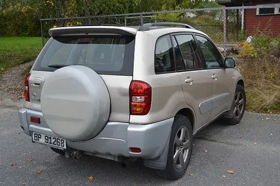 Toyota Rav4 2004 photo 5