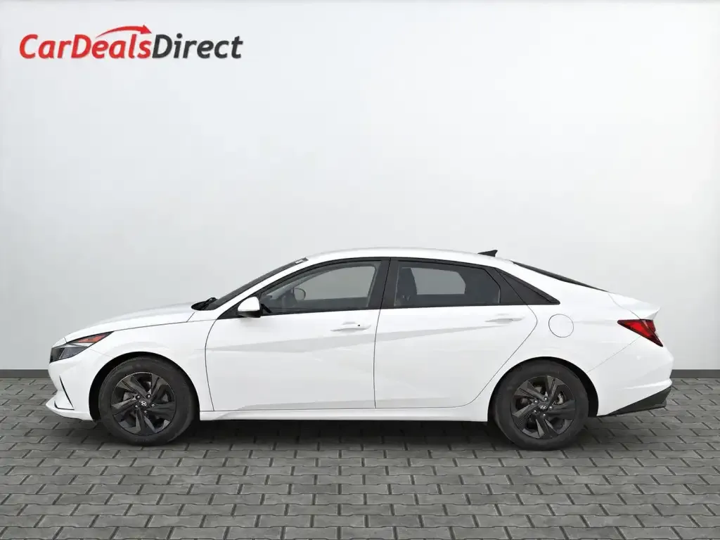 Hyundai Elantra 2022 photo 3