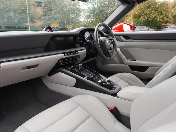 Porsche 911 2021 photo 3
