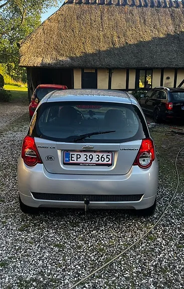 Chevrolet Aveo 2010 photo 2