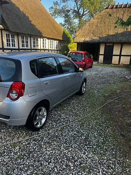 Chevrolet Aveo 2010 photo 4