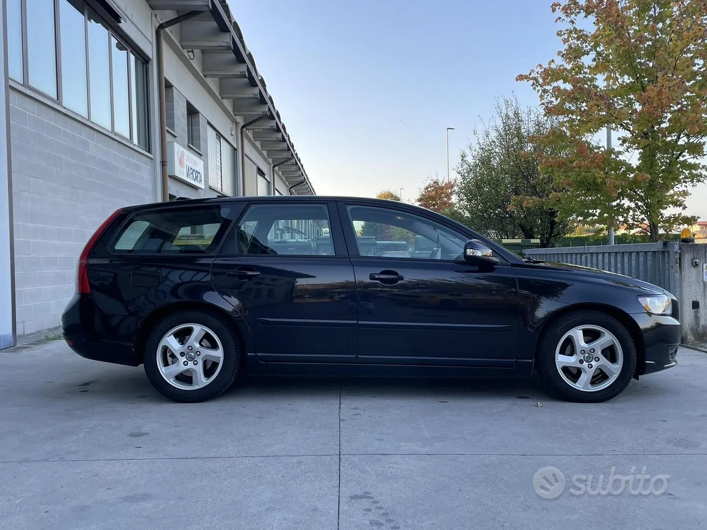Volvo V50 2011 photo 3