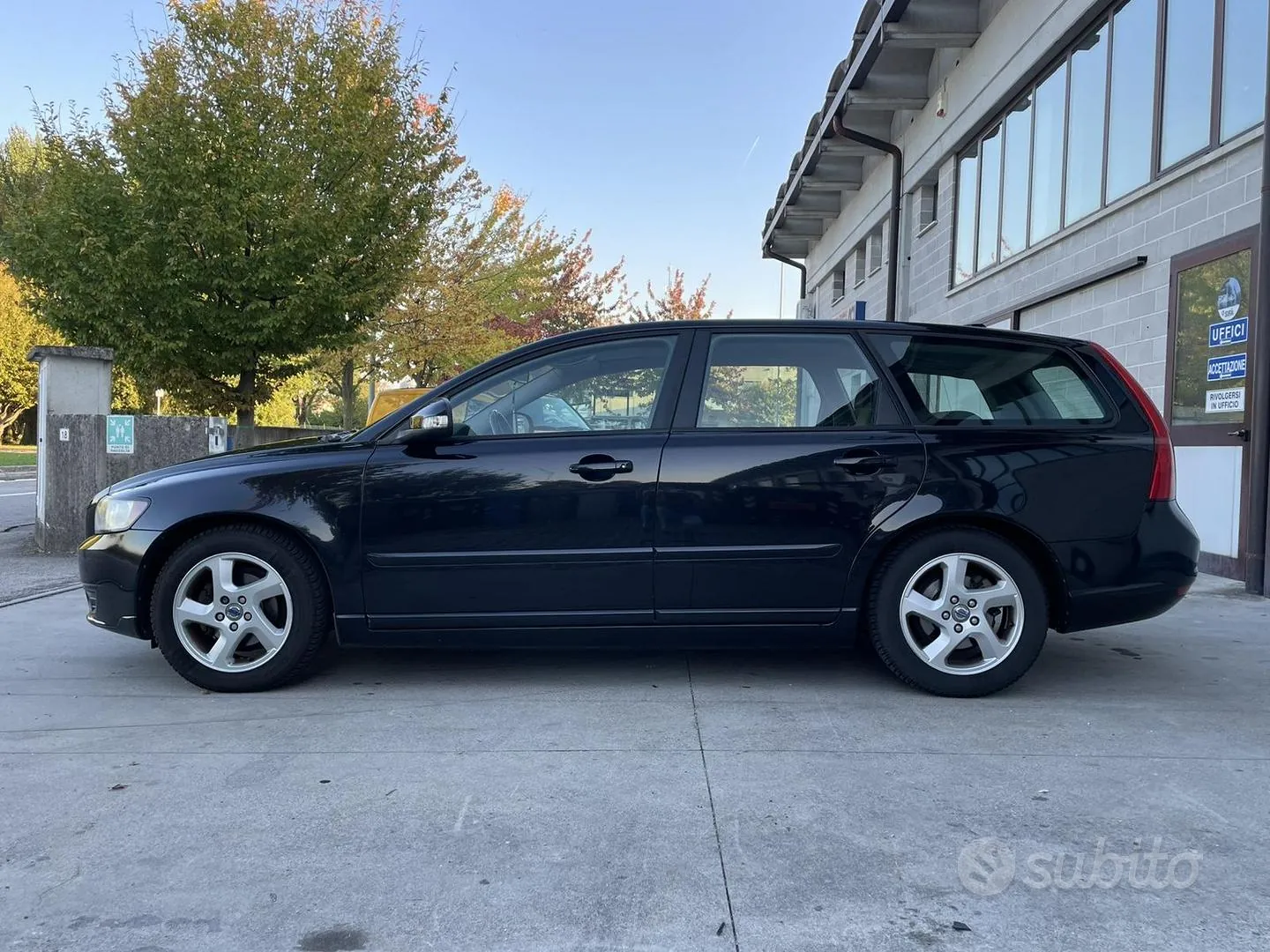 Volvo V50 2011 photo 2