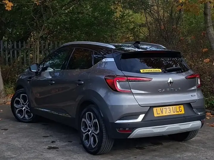 Renault Captur 2023 photo 2