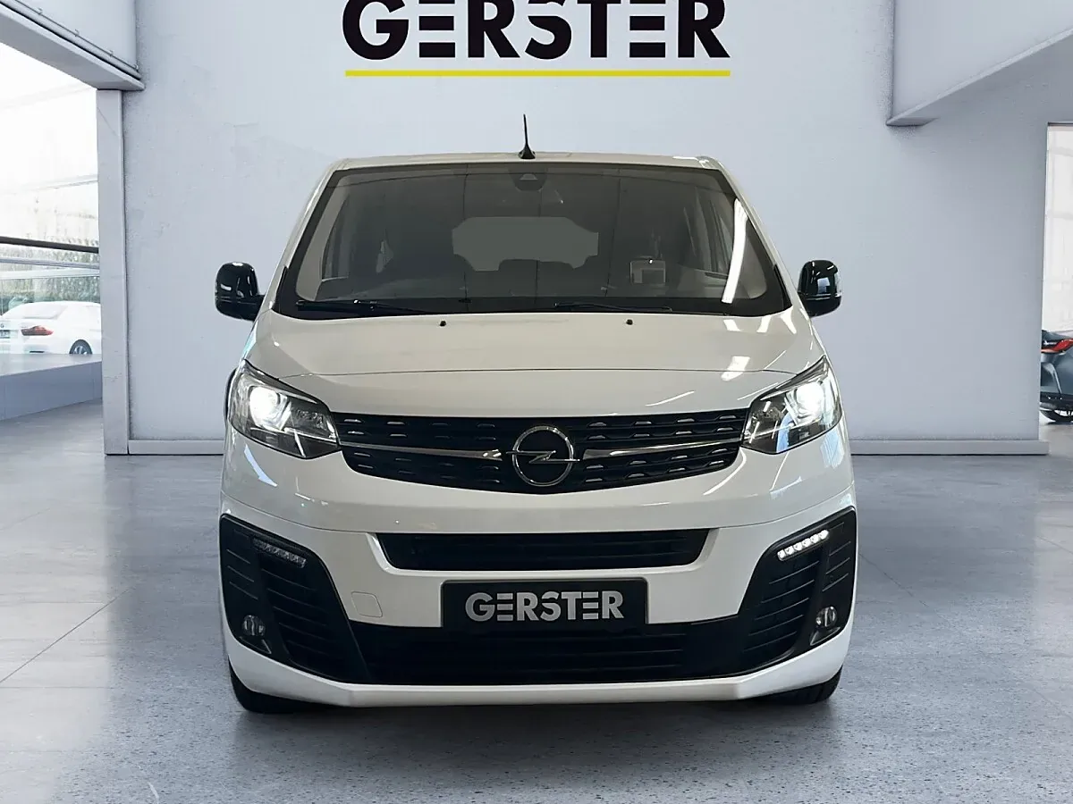 Opel Zafira 2021 photo 2