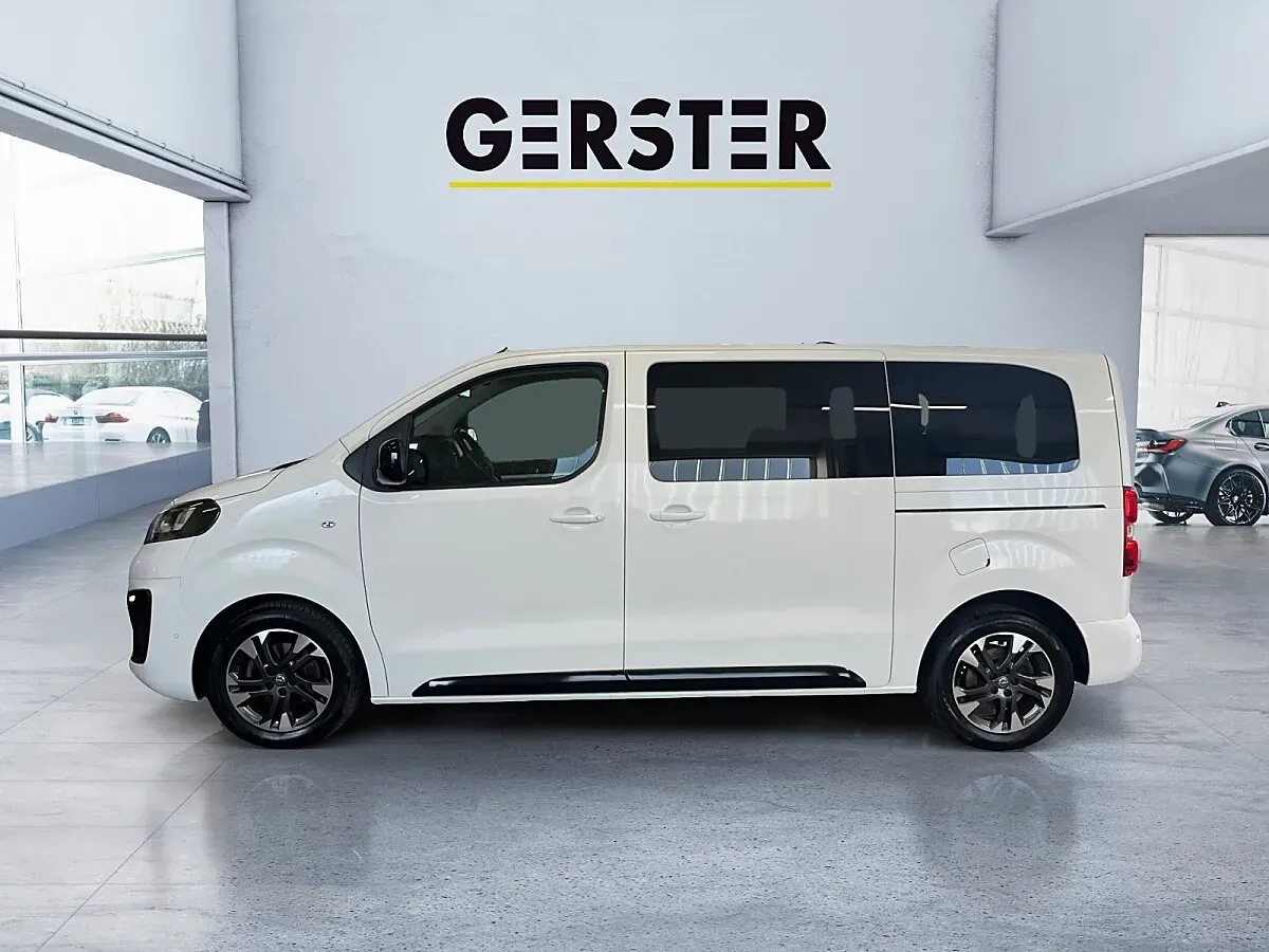 Opel Zafira 2021 photo 3