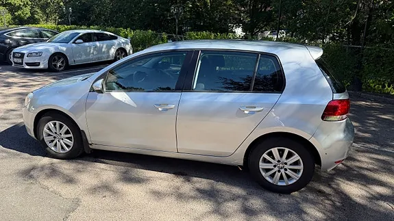 Volkswagen Golf 2010 photo 3
