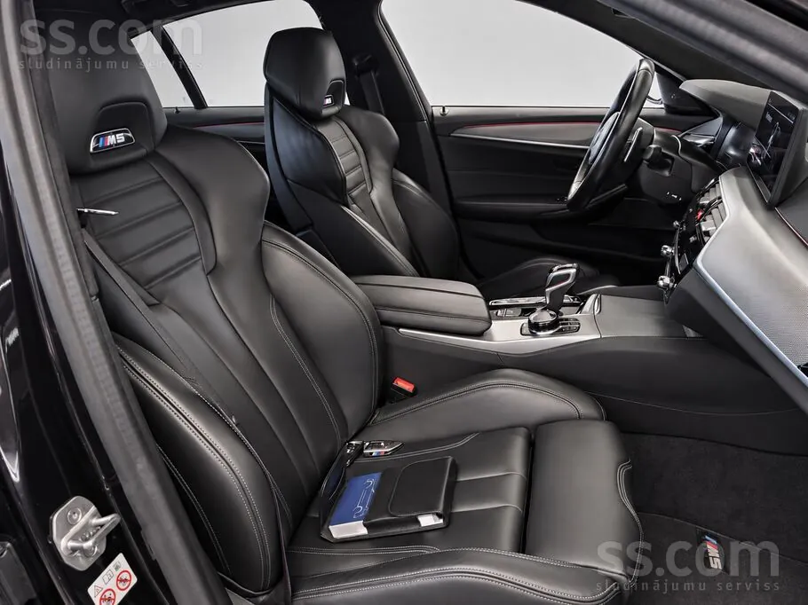 BMW M5 2022 photo 3