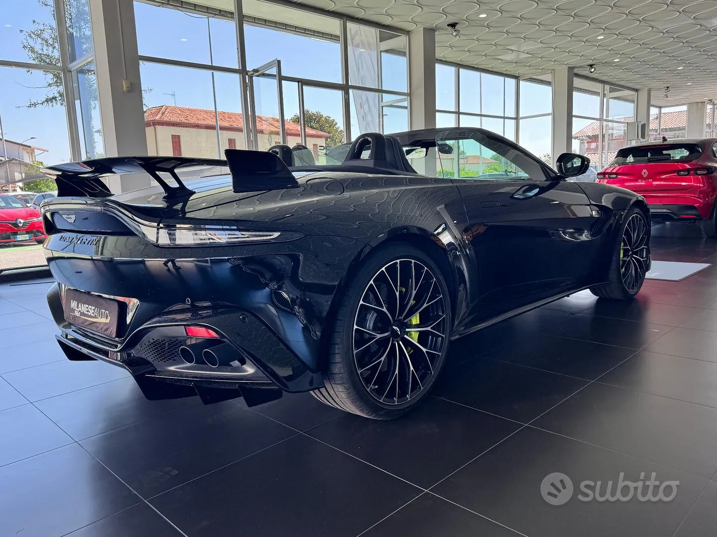 Aston Martin Vantage 2024 photo 5