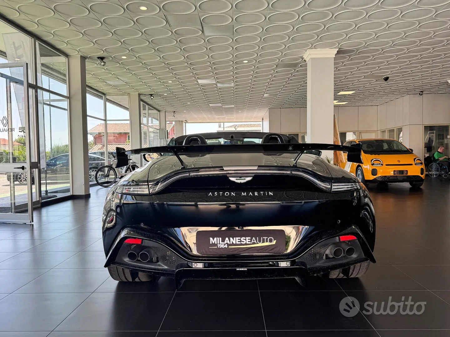 Aston Martin Vantage 2024 photo 4