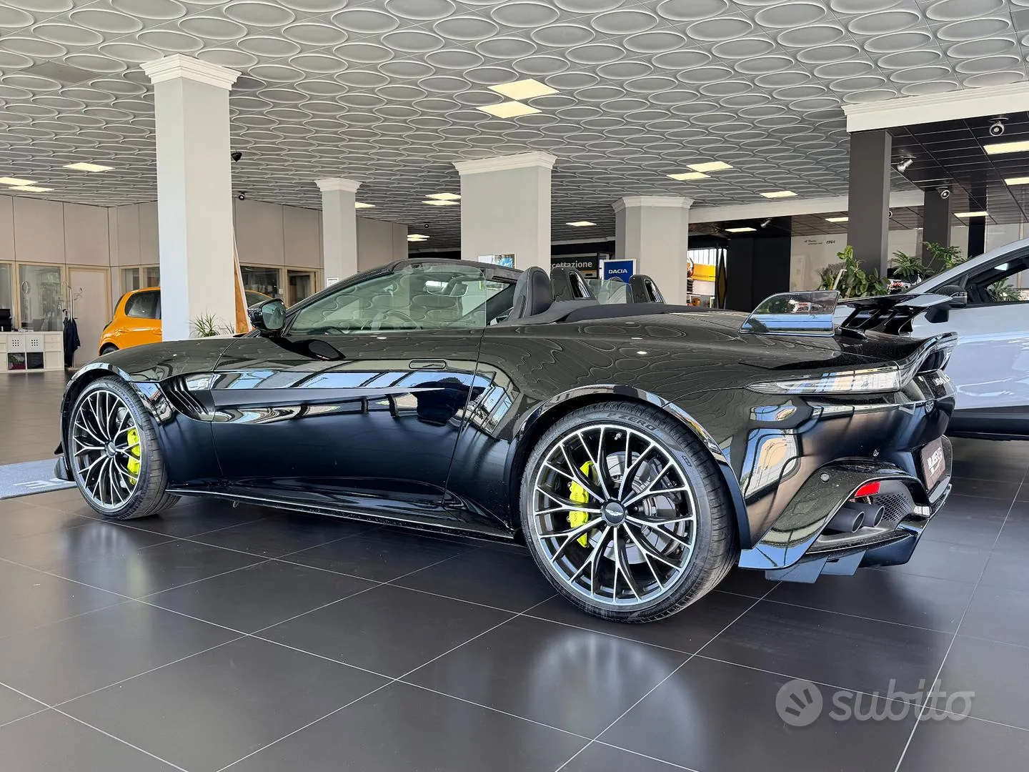 Aston Martin Vantage 2024 photo 3
