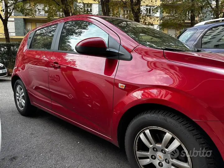 Chevrolet Aveo 2012 photo 2