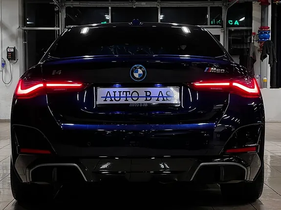 BMW I4 2022 photo 4