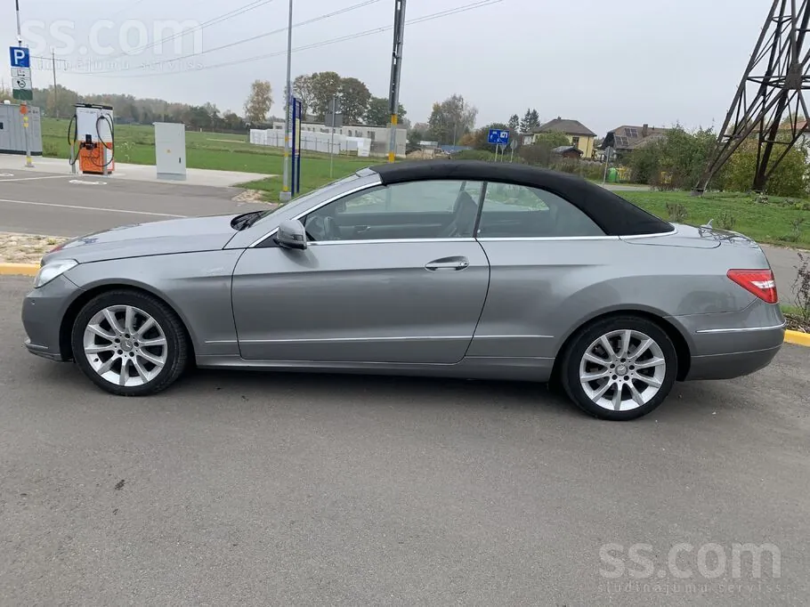 Mercedes-Benz E220 2011 photo 3