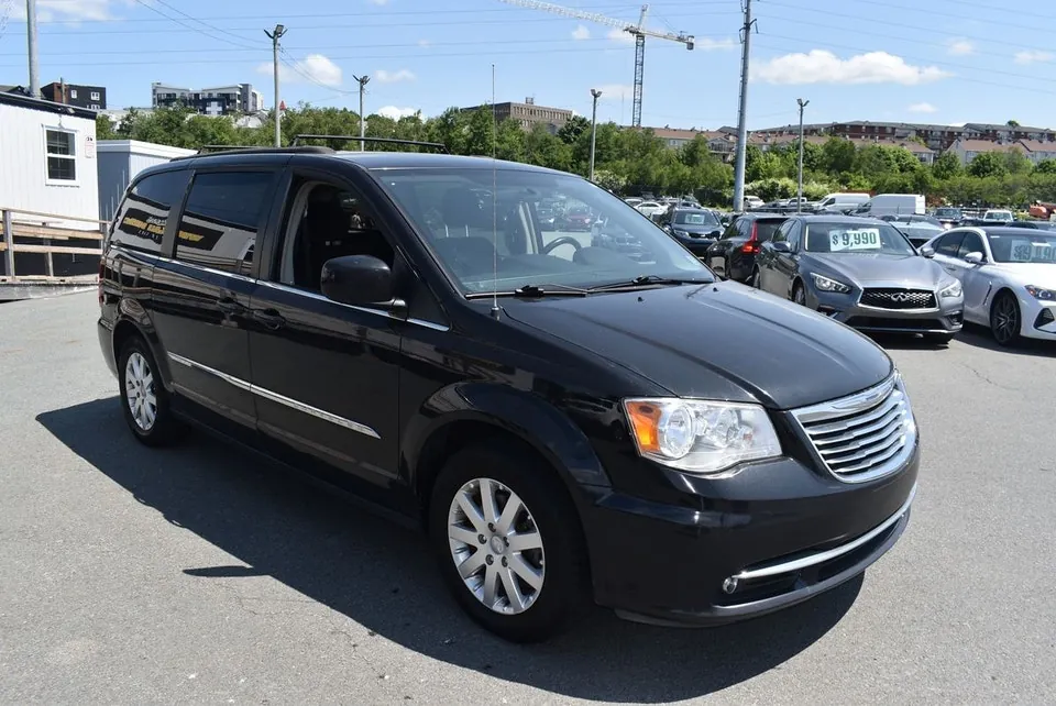 Chrysler Town & Country 2016 photo 5