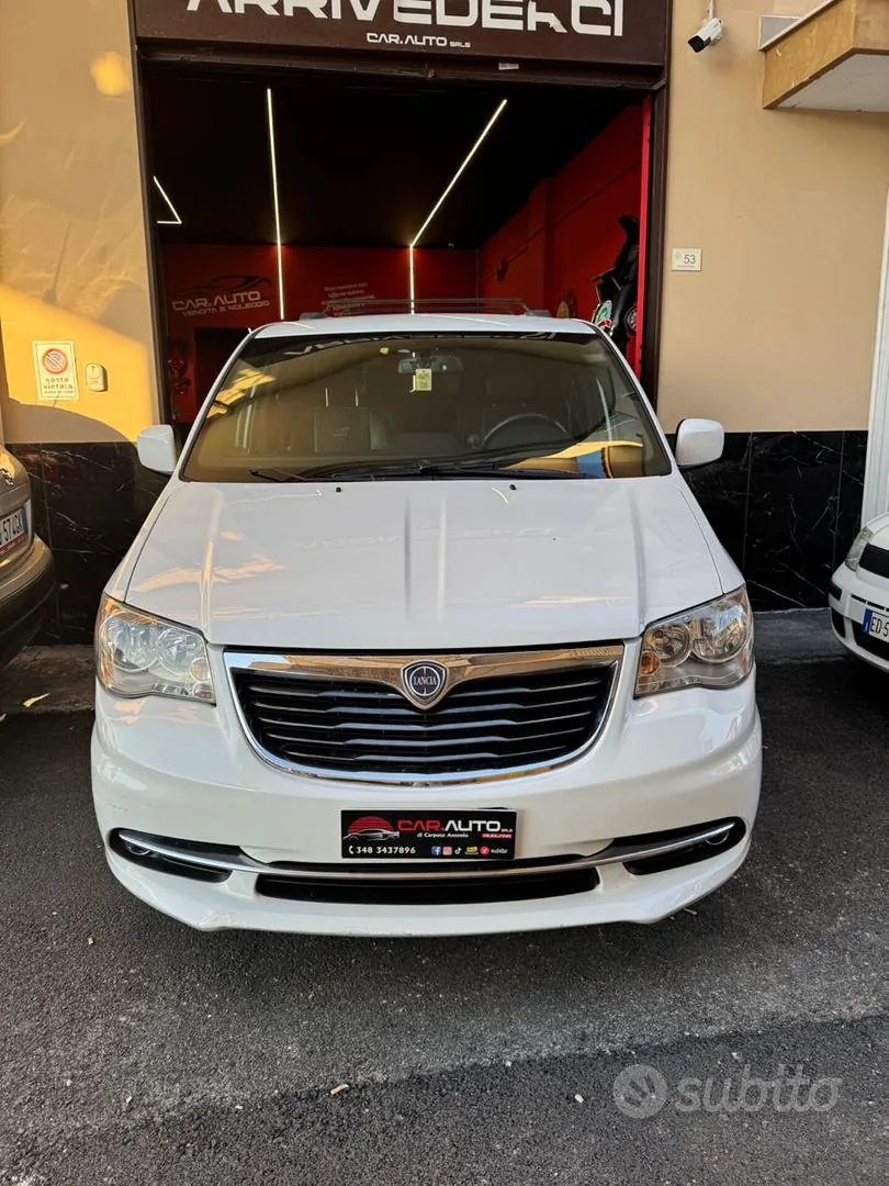 Lancia Voyager