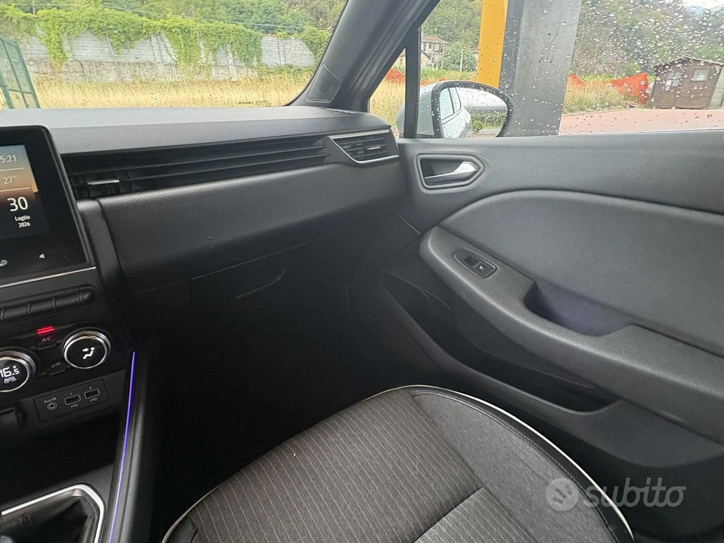 Renault Clio 2023 photo 2