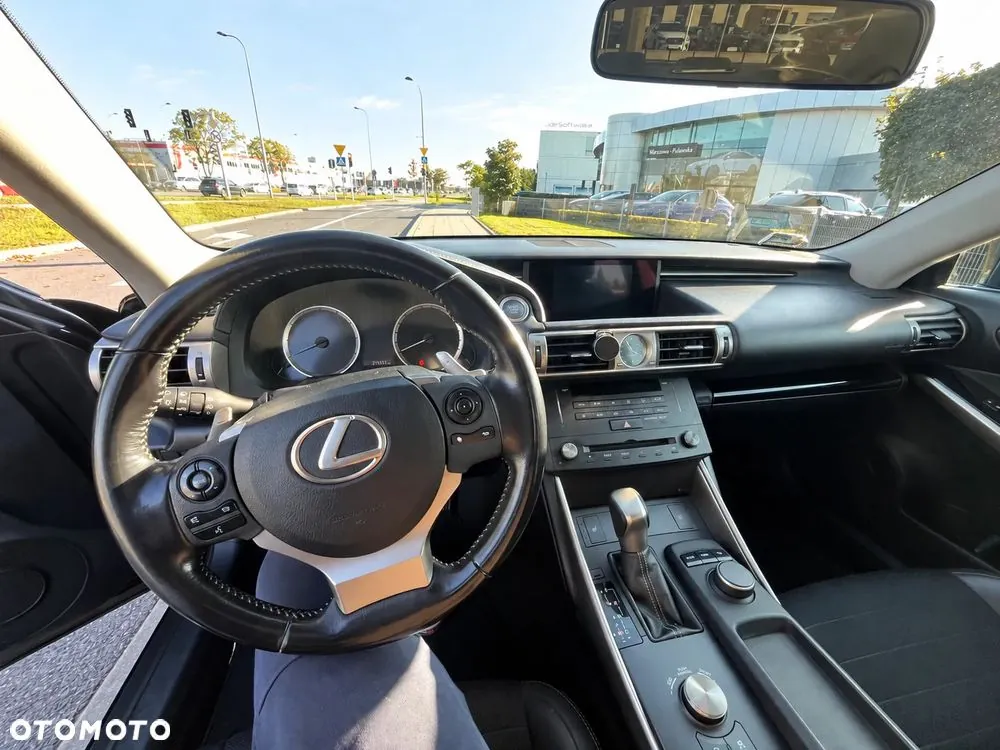 Lexus Is 2015 photo 2