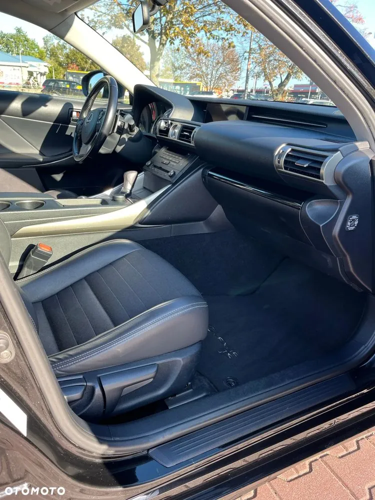 Lexus Is 2015 photo 5