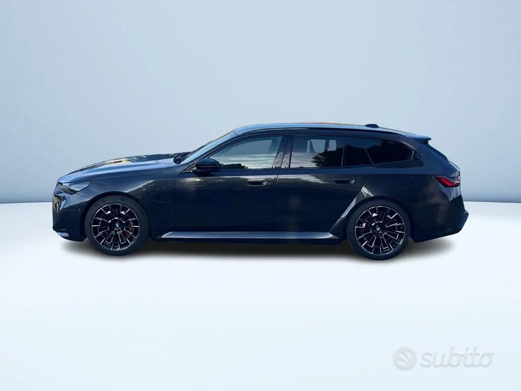 BMW M5 Touring 2025 photo 5
