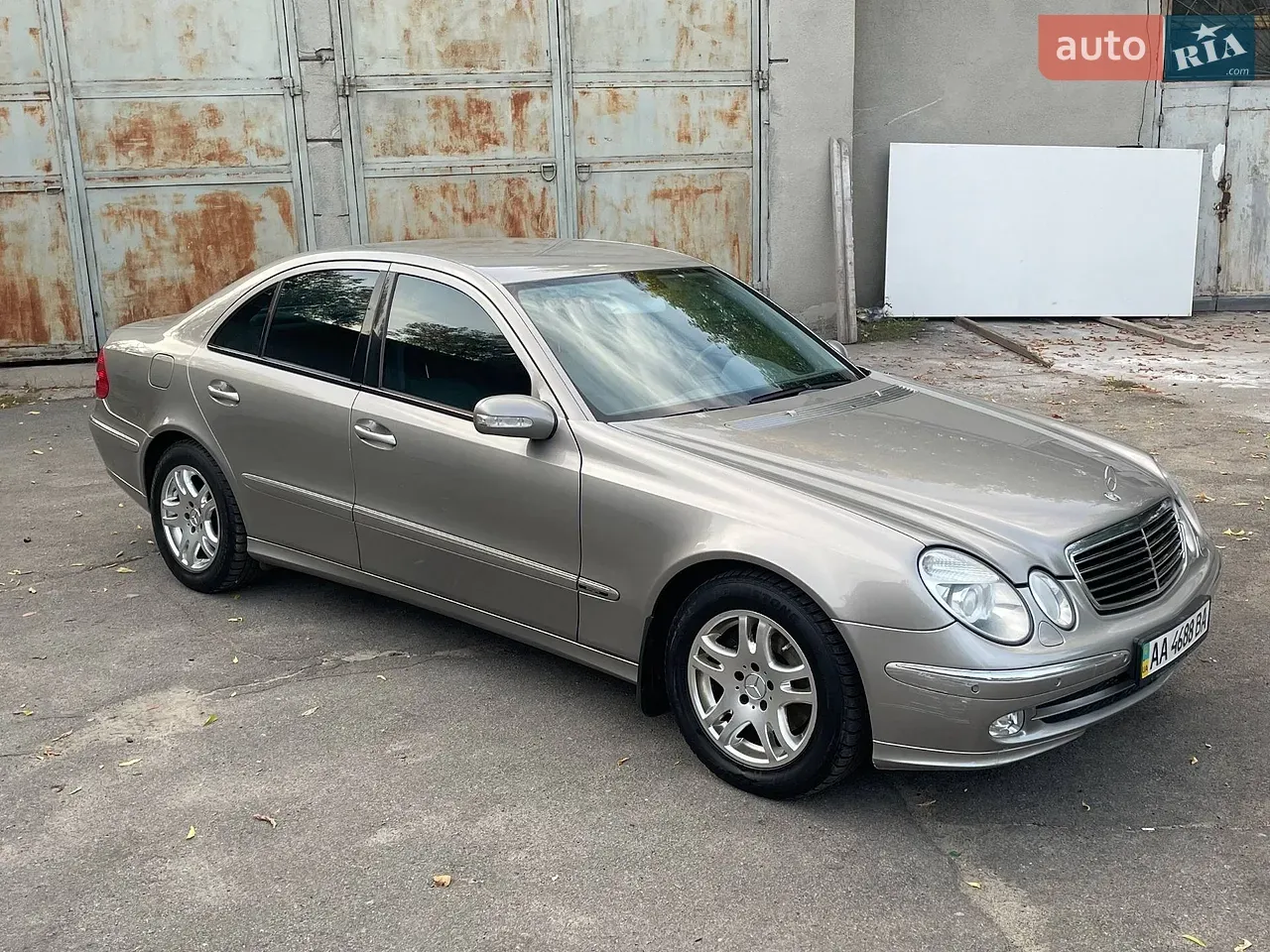 Mercedes-Benz E-Class 2005 photo 2