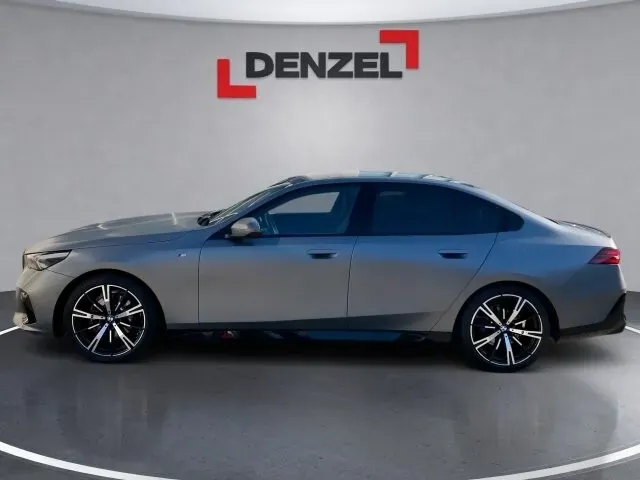 BMW 5 Series 2024 photo 2