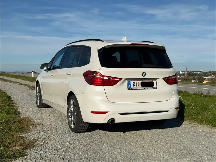BMW 218D Gran Tourer 2017 photo 3