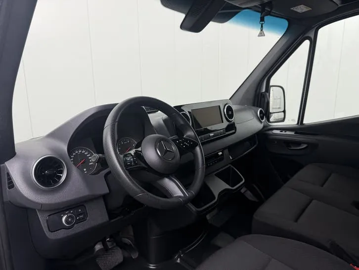 Mercedes-Benz Sprinter 2024 photo 3