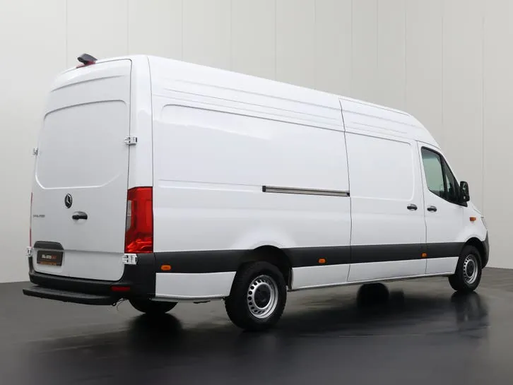 Mercedes-Benz Sprinter 2024 photo 2