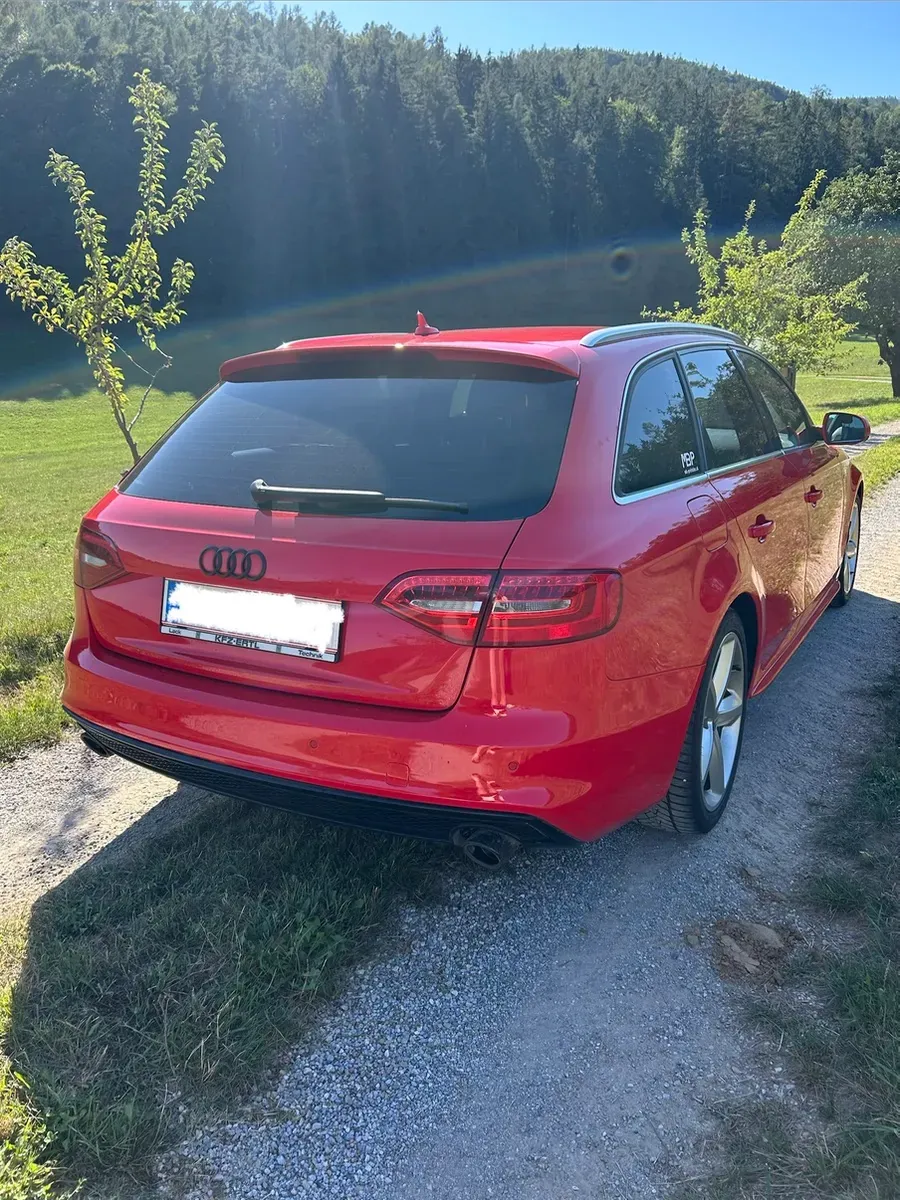 Audi A4 2012 photo 3