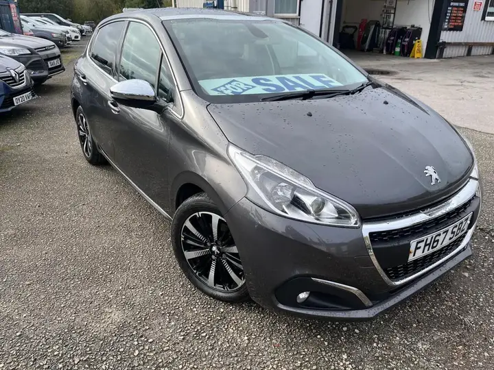 Peugeot 208