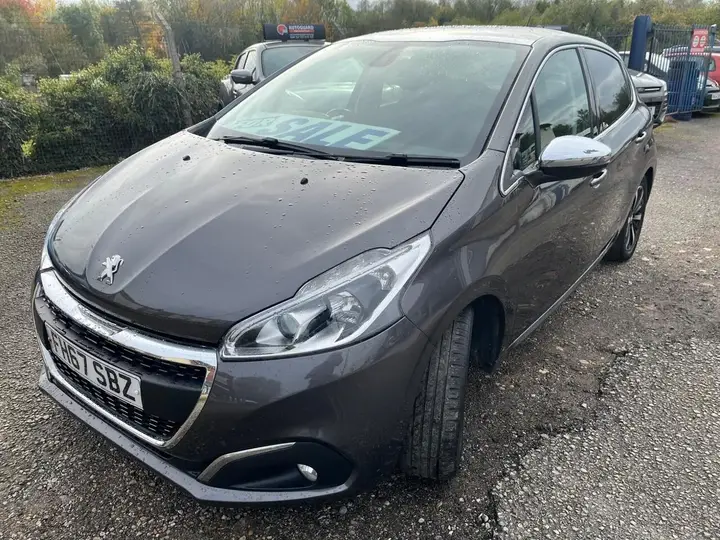 Peugeot 208 2018 photo 4
