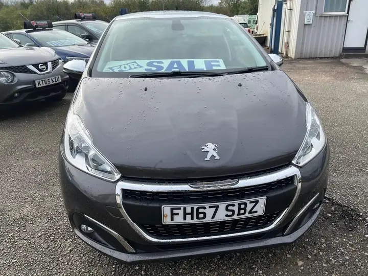 Peugeot 208 2018 photo 3