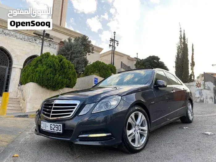 Mercedes-Benz E-Class 2011 photo 2