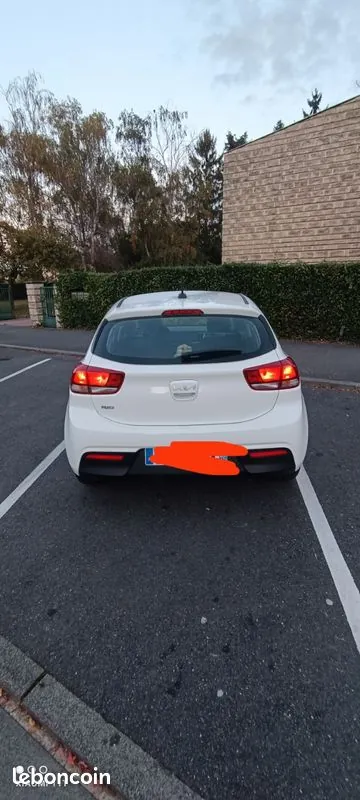Kia Rio 2023 photo 3